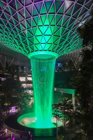 Rain Vortex Night Jewel Changi Feb23 R16 06856