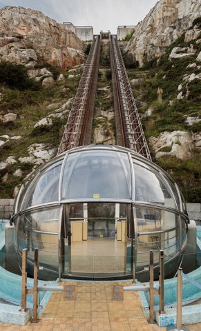Ascensor del Monte de San Pedro, La Coruña, España, 2015 09 25, DD 113