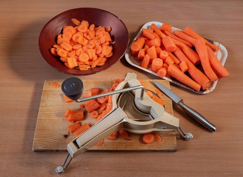 Preparing and slicing carrots